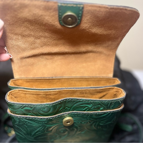 Patricia Nash Crossbody 🦚 - Picture 7 of 9
